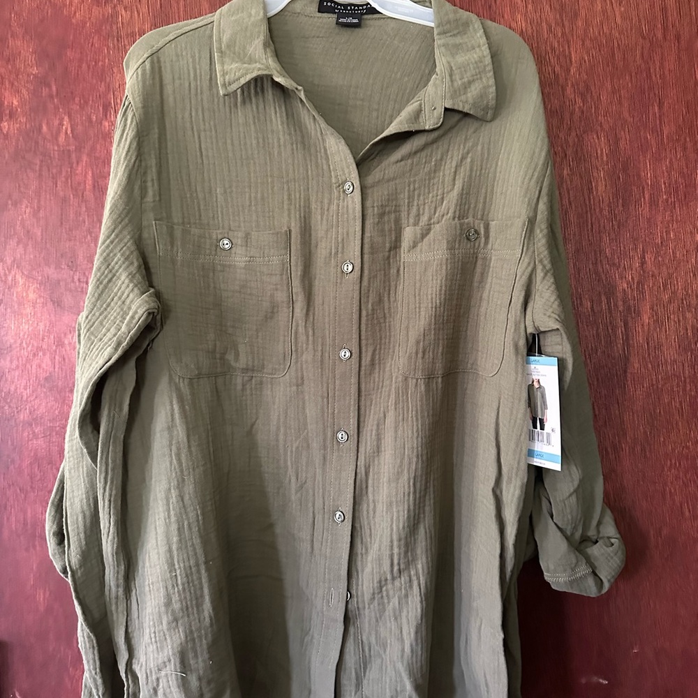 Social Standard Gauze Button Top (NWT)